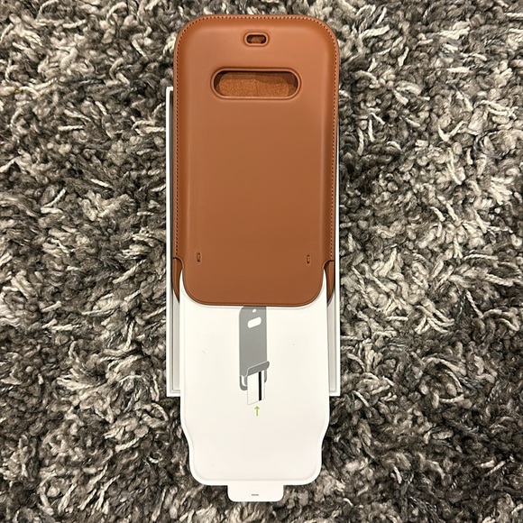 New APPLE iPhone 12 PRO Leather Sleeve in Saddle Brown - Picture 7 of 9